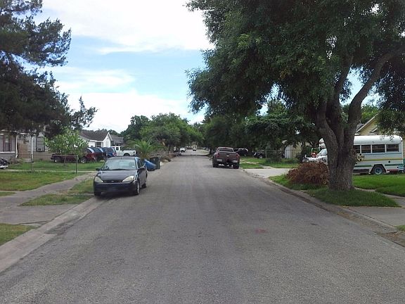 5th image of 4325 Devon Dr