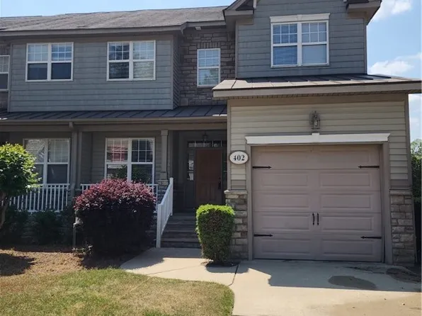 402 Ponton Dr, Fayetteville, NC 28314