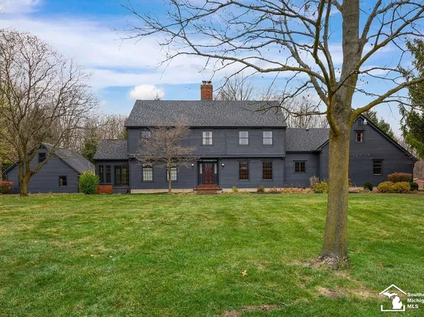 6363 Douglas Rd, Lambertville, MI 48144