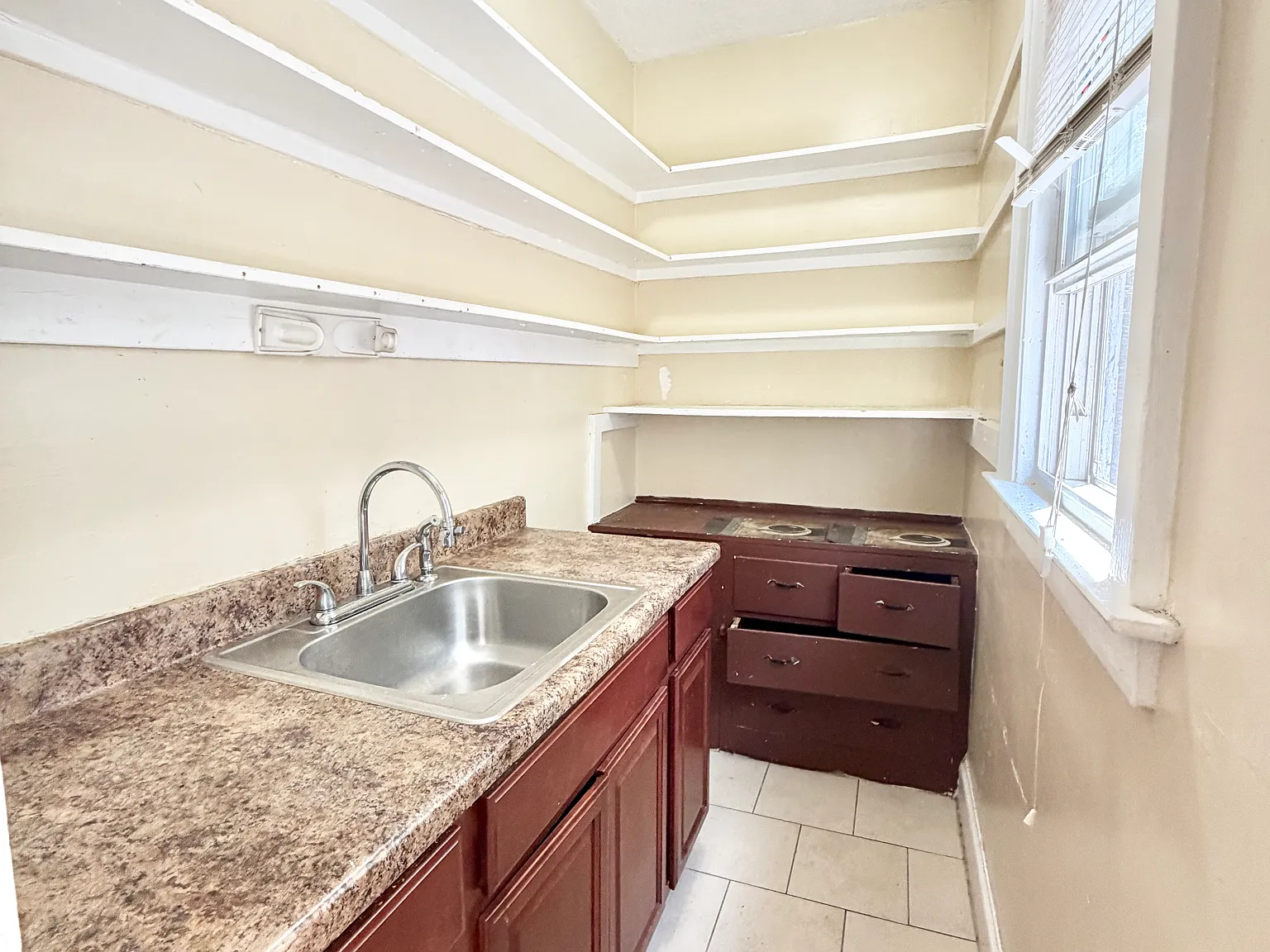 4 bed, 1700 sqft, $2,050 — Photo 2
