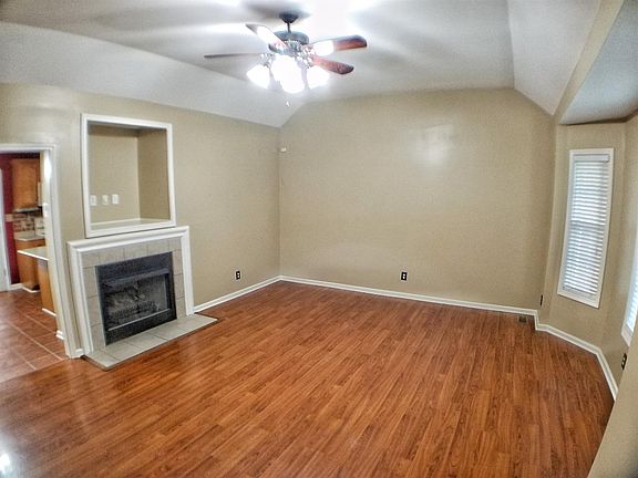 4th image of 238 Harold Dr