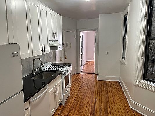 1st image of 1821 2nd Ave APT 4S