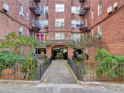 325 E 201st #6E, Bronx, NY, 10458