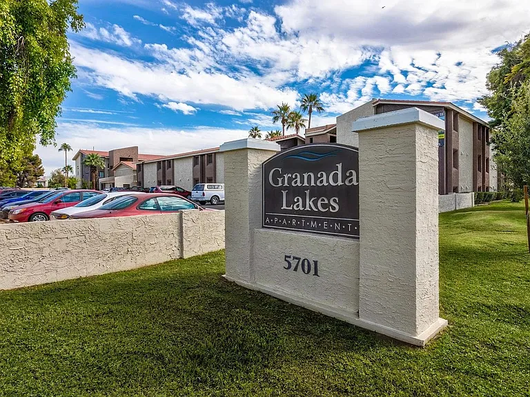 Granada Lakes — Photo 32