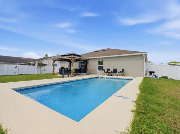 684 SE Crescent Avenue, Port St Lucie, FL 34984