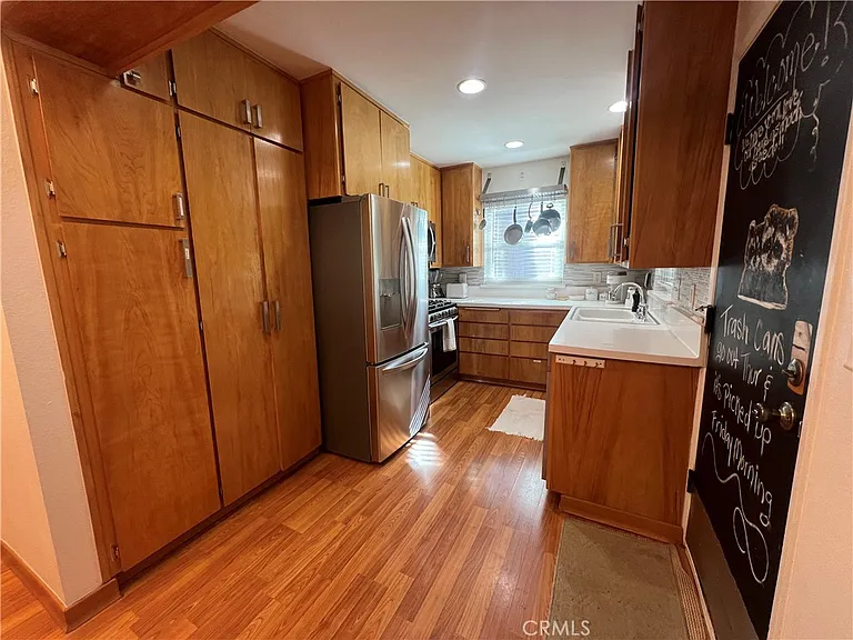 23870 Lakeview Dr — Photo 9