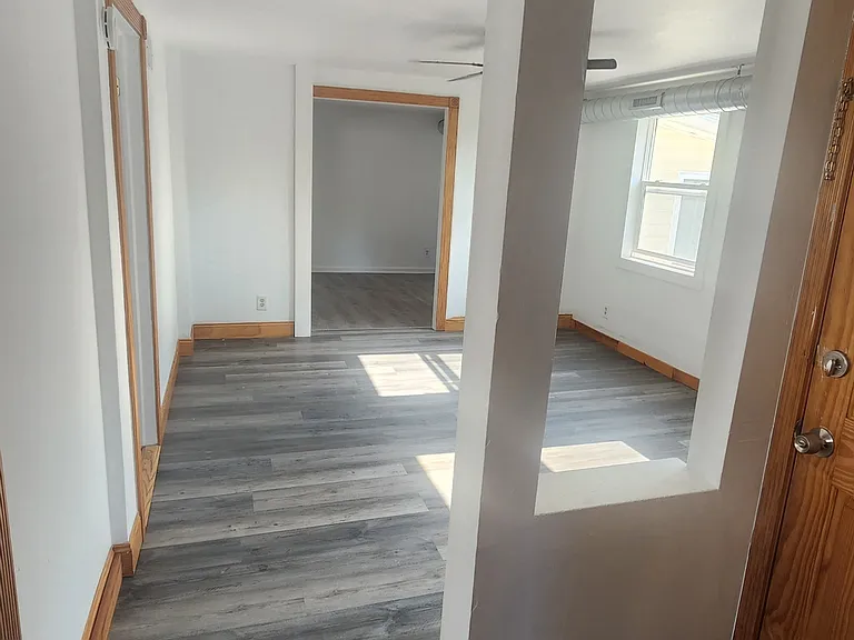 40 W Howard Ave — Photo 1