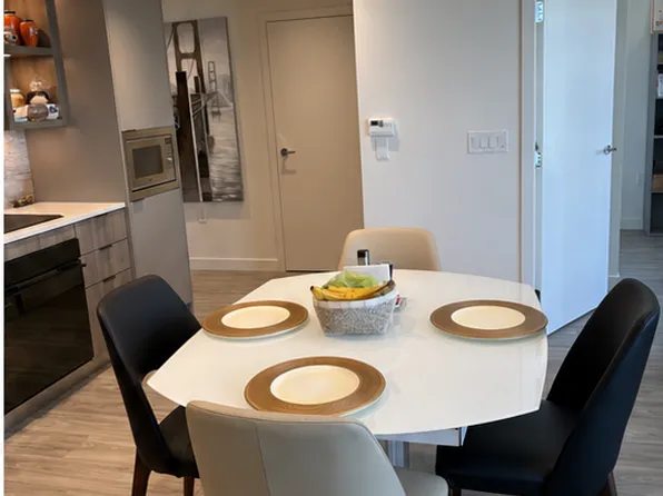 755 Harbourside Dr, North Vancouver, BC