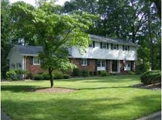 20 Joshua Dr, Ramsey, NJ 07446