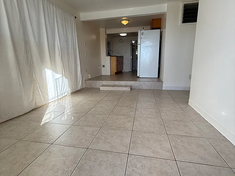2226 Noah St — Photo 2