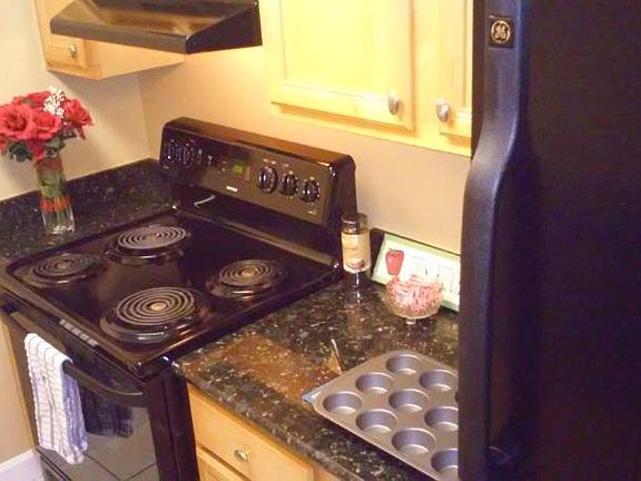 4th image of 831 Lowell Blvd APT C18