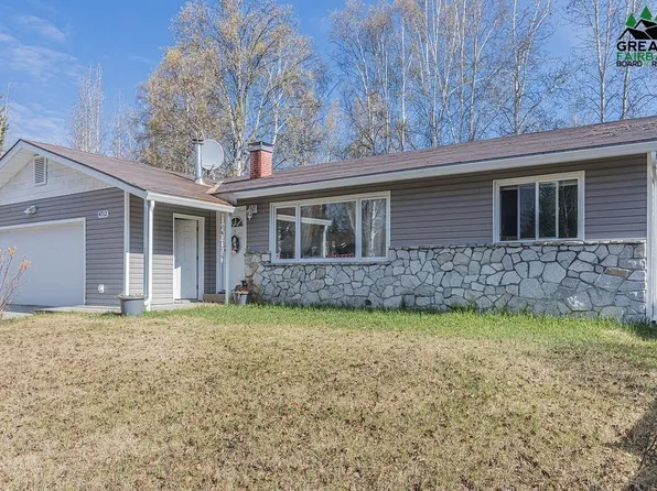 4712 Stanford Dr, Fairbanks, AK 99709