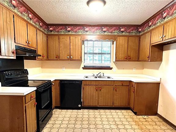 5th image of 9812 Cedar Glen Ct