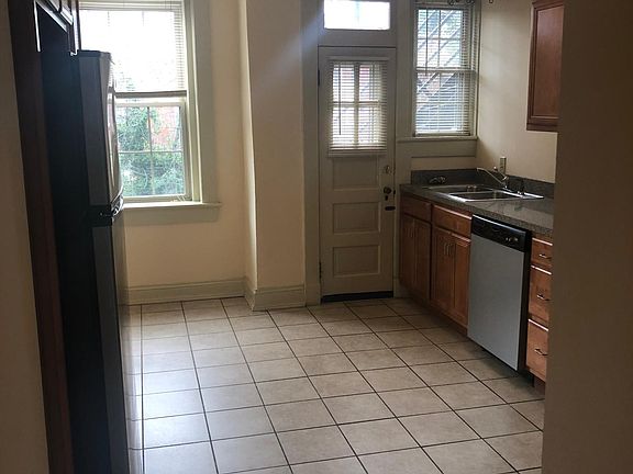 2nd image of 913 Spotswood Ave #3