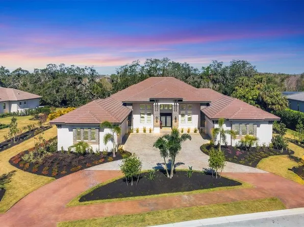 3927 Founders Club Dr, Sarasota, FL 34240