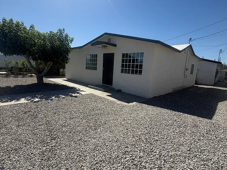 52119 Calle Avila #2 — Photo 4