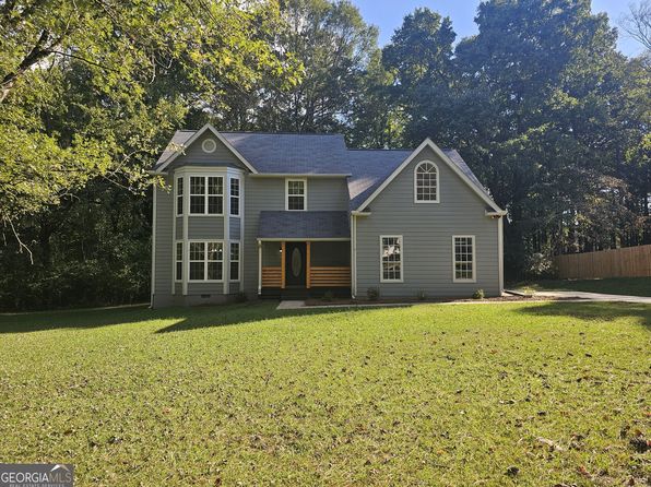 150 Park Timbers Dr, Sharpsburg, GA 30277