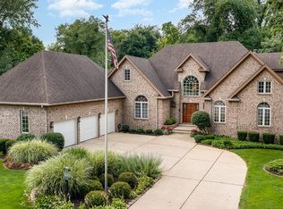 2506 Pebble Beach Dr, Valparaiso, IN 46383