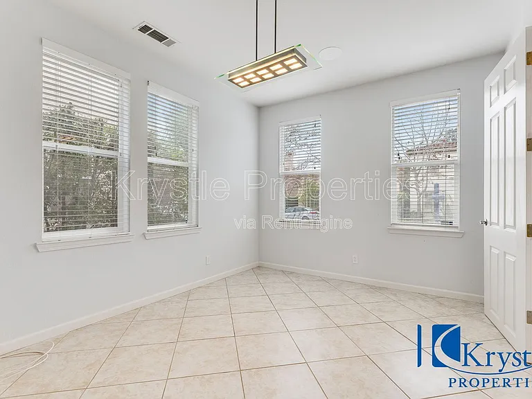 1010 Madrone Ave — Photo 5