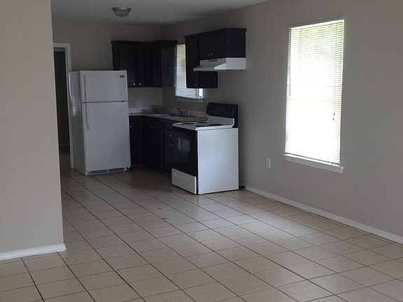 2nd image of 45 Bentley Brooke Ln