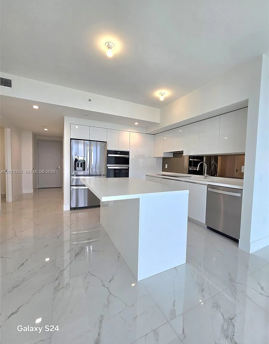 2 bed, 2.0 bath, $4,850 — Photo 3