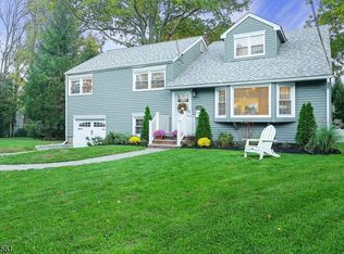 633 Green Briar Ct, Westfield, NJ 07090