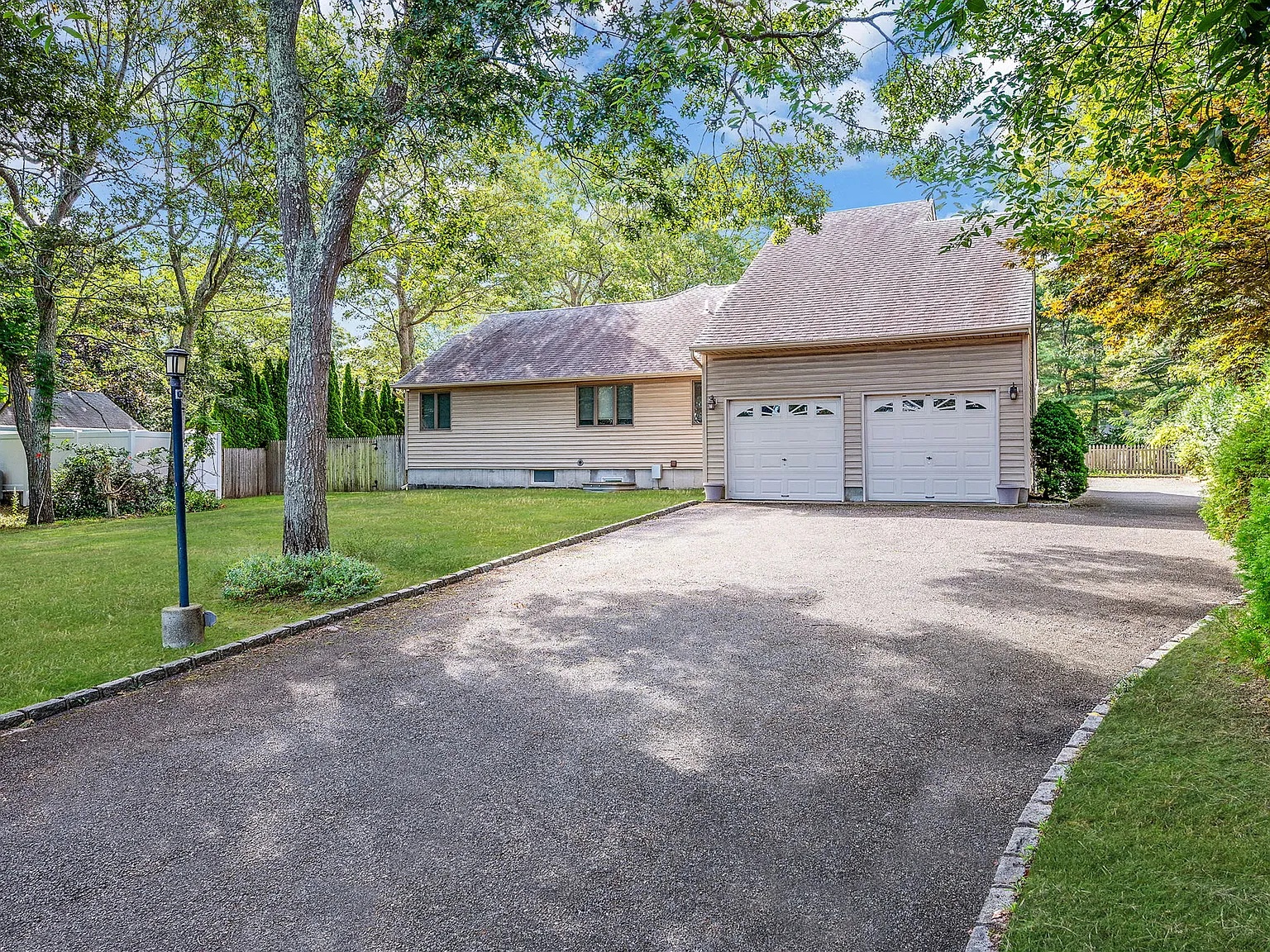 Seasonal Retreat On Bay Drive — Photo 2