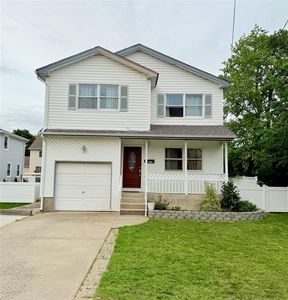 467 Scranton Avenue, Lynbrook, NY, 11563