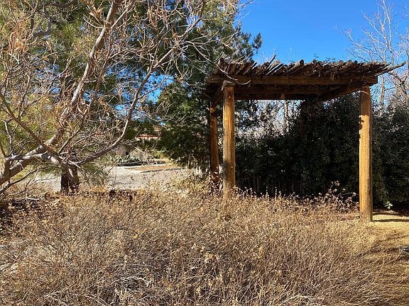 3rd image of 422 Hermosa Dr NE