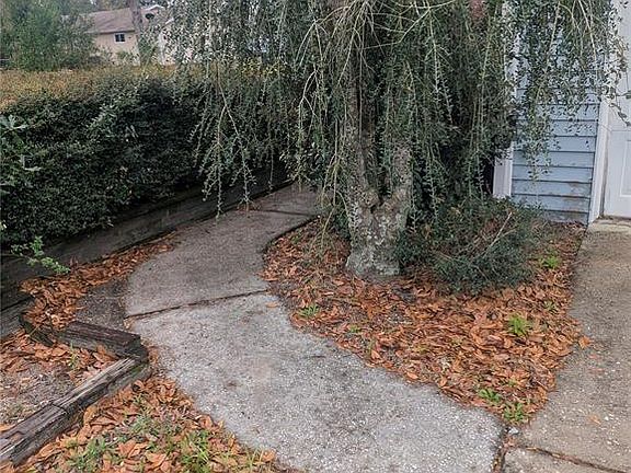 2nd image of 10816 SW 83rd Ave