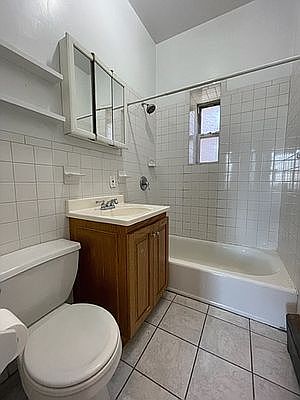 4th image of 581 Prospect Ave #2R