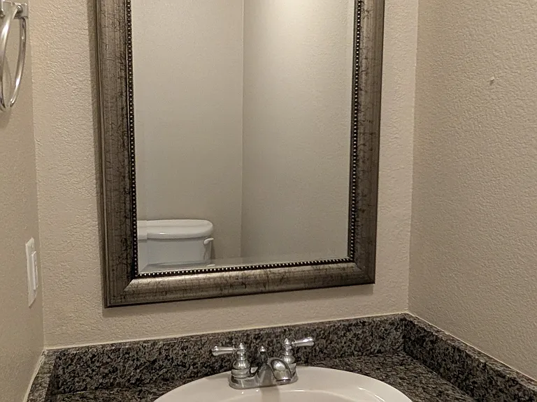 805 Bonnie Ct — Photo 7
