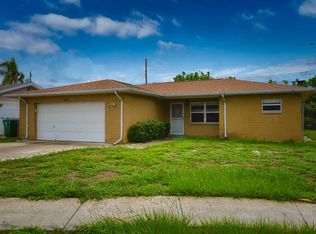 8429 108th St, Seminole, FL 33772