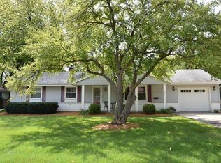 N86W15741 Riverside Bluff Rd, Menomonee Falls, WI 53051