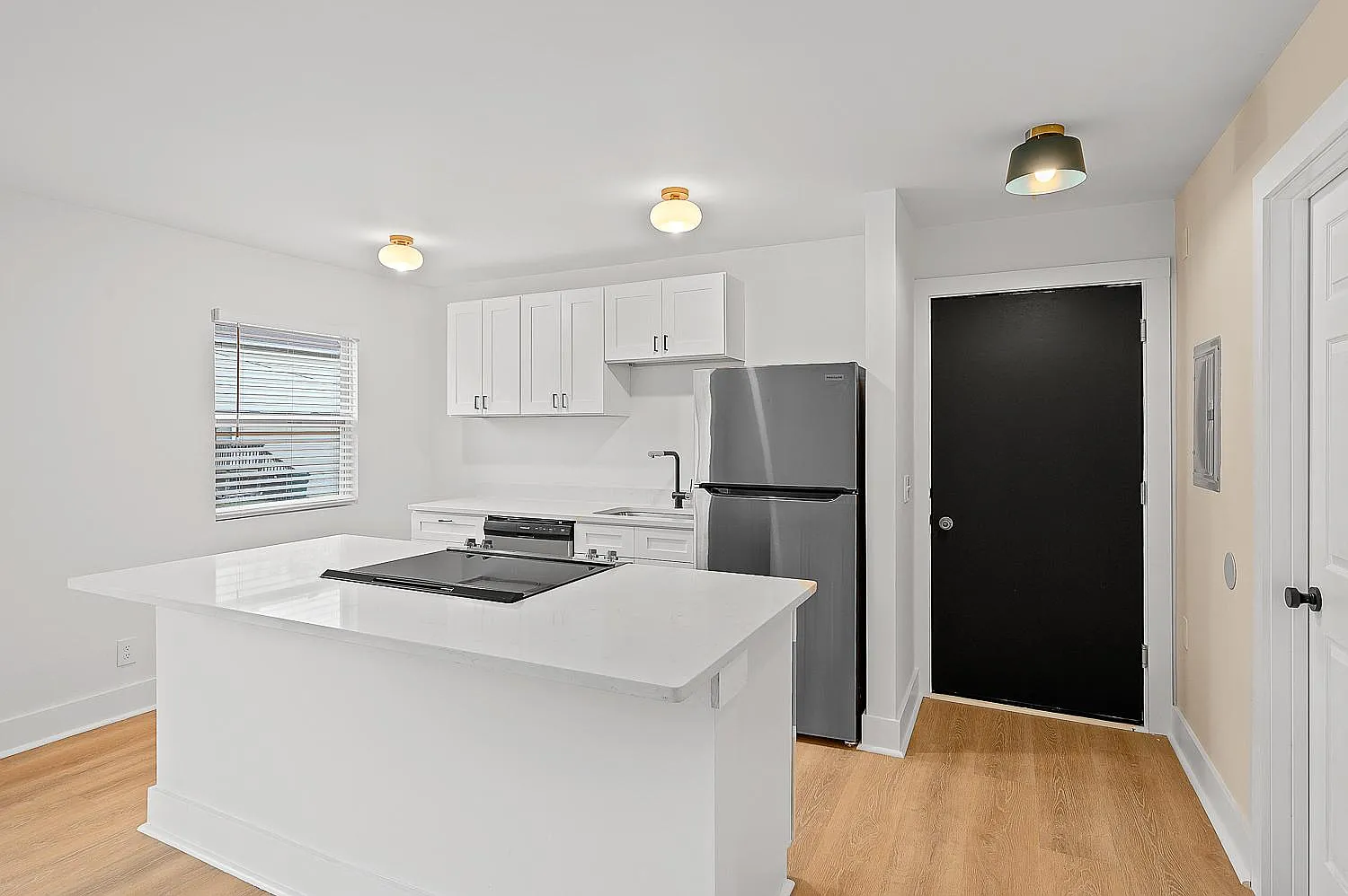 539 Hale Ave — Photo 2