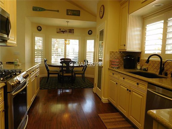 4th image of 5012 Palm View Dr