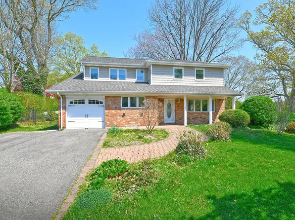 55 Cross Bow Lane, Commack, NY 11725