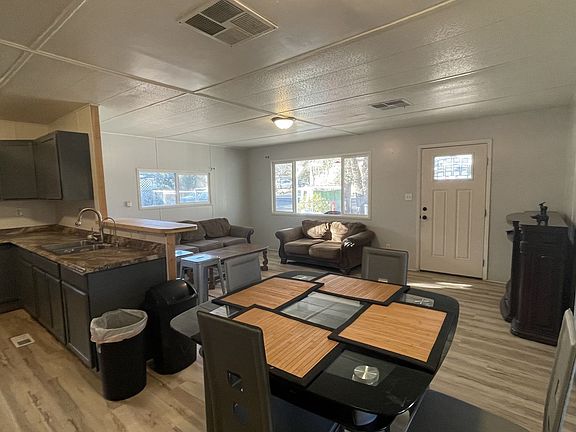3rd image of 101 Starlite Ln
