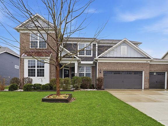 2nd image of 16321 Red Clover Ln