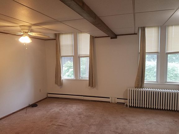 4th image of 425 N Main St