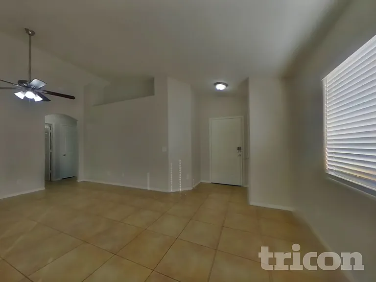 12911 W Voltaire Ave — Photo 3