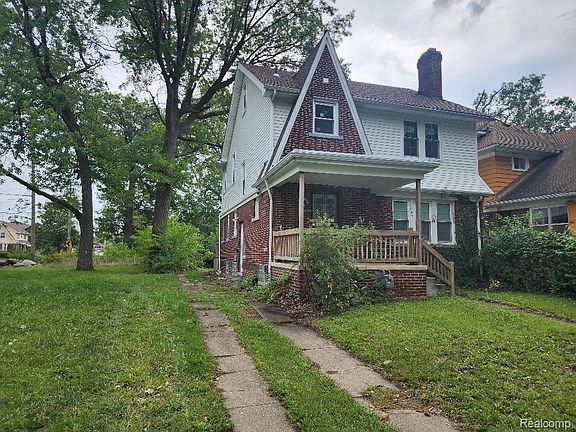 4th image of 2261 Lawrence St