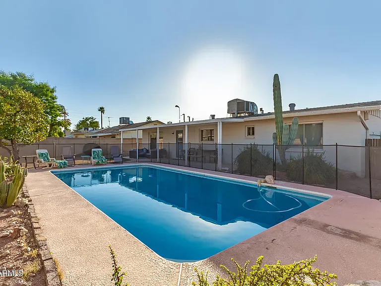 3215 S Kachina Dr — Photo 1