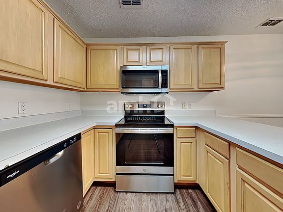 4th image of 4016 Colorado Springs Dr