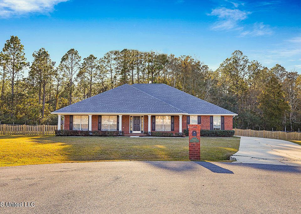 1st image of 10200 Green Leaf Cir