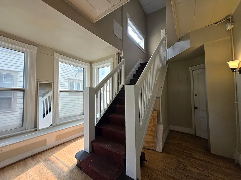 248 Oxford St — Photo 7