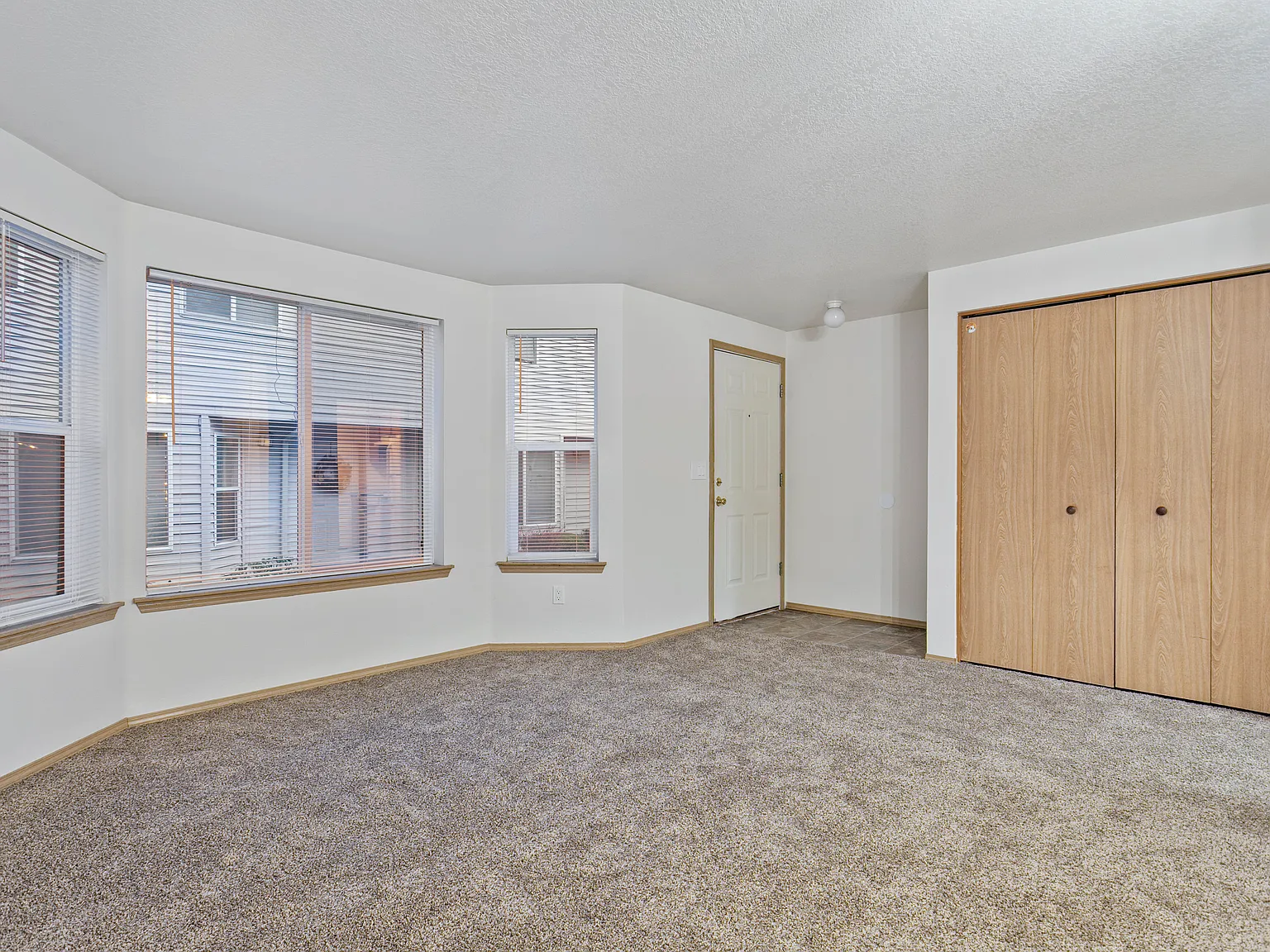 Jonathan's Place — Photo 3