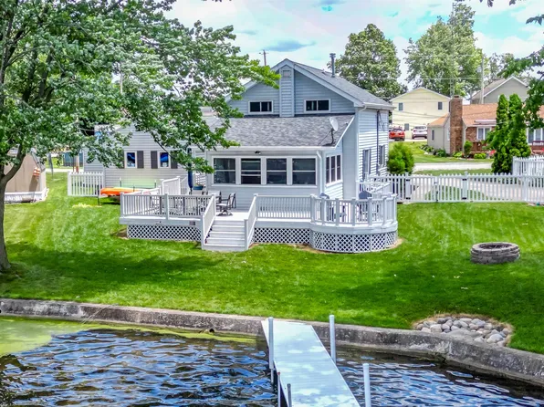 6507 N 2nd Trl, North Webster, IN 46555