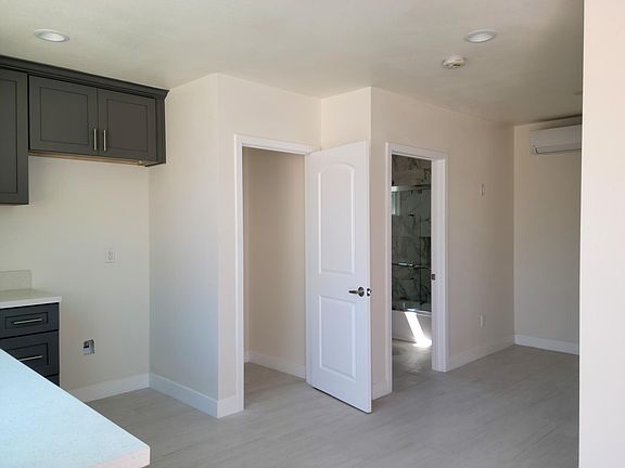 5th image of 12725 S Graystone Ave