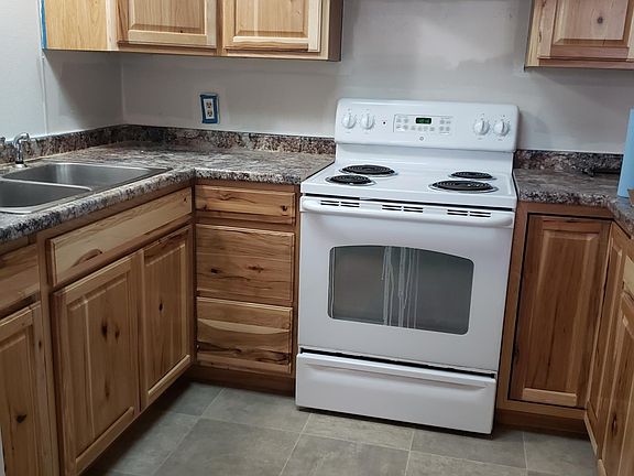 4th image of 548 2nd St APT 6
